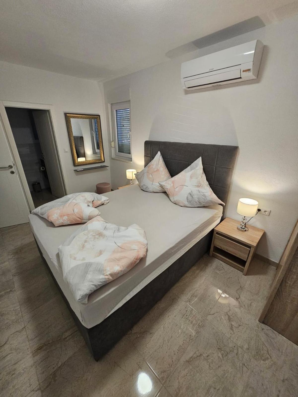 Villa Botic Trogir Buitenkant foto